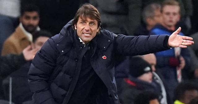 1639962811993063188.jpg Antonio-Conte-pointing-from-the.jpg